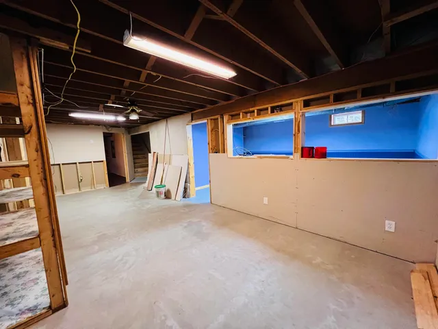 $249,900 | 583 Pinehurst Street, Lyndon, VT 05851