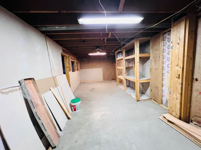 $249,900 | 583 Pinehurst Street, Lyndon, VT 05851