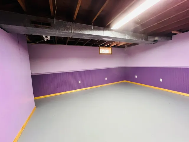 $249,900 | 583 Pinehurst Street, Lyndon, VT 05851