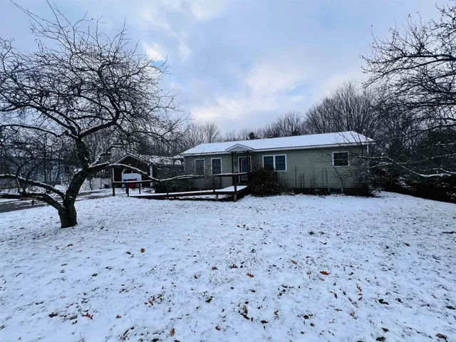 $249,900 | 583 Pinehurst Street, Lyndon, VT 05851
