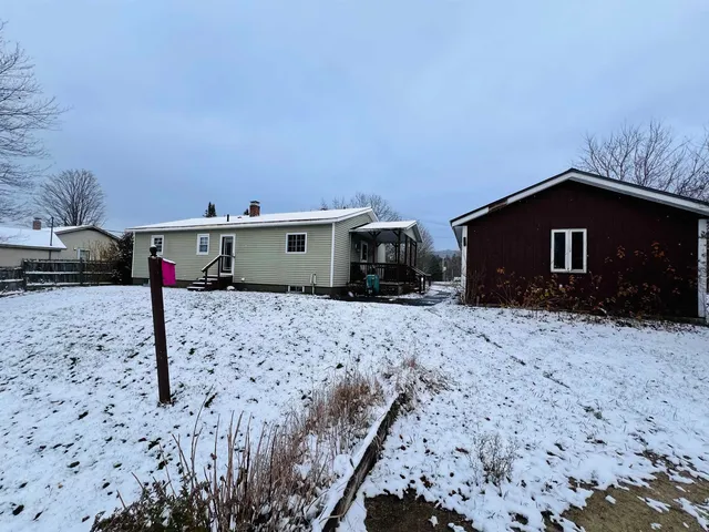 $249,900 | 583 Pinehurst Street, Lyndon, VT 05851