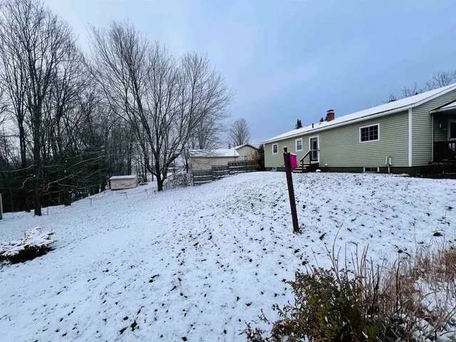 $249,900 | 583 Pinehurst Street, Lyndon, VT 05851