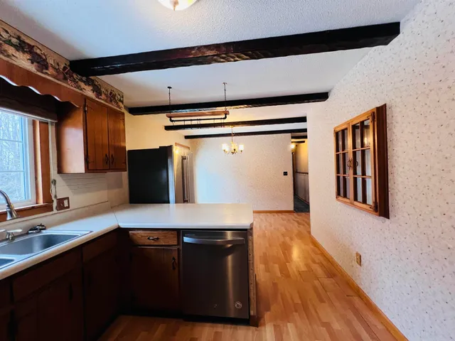 $249,900 | 583 Pinehurst Street, Lyndon, VT 05851