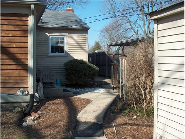 843 Berkley Road Indianapolis, IN 46208 - Photo 11 of 12