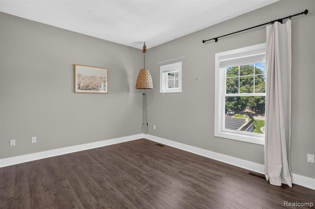 352 West Grand River Road, Unit 3 East Lansing, MI 48823 - Photo 18 of 35
