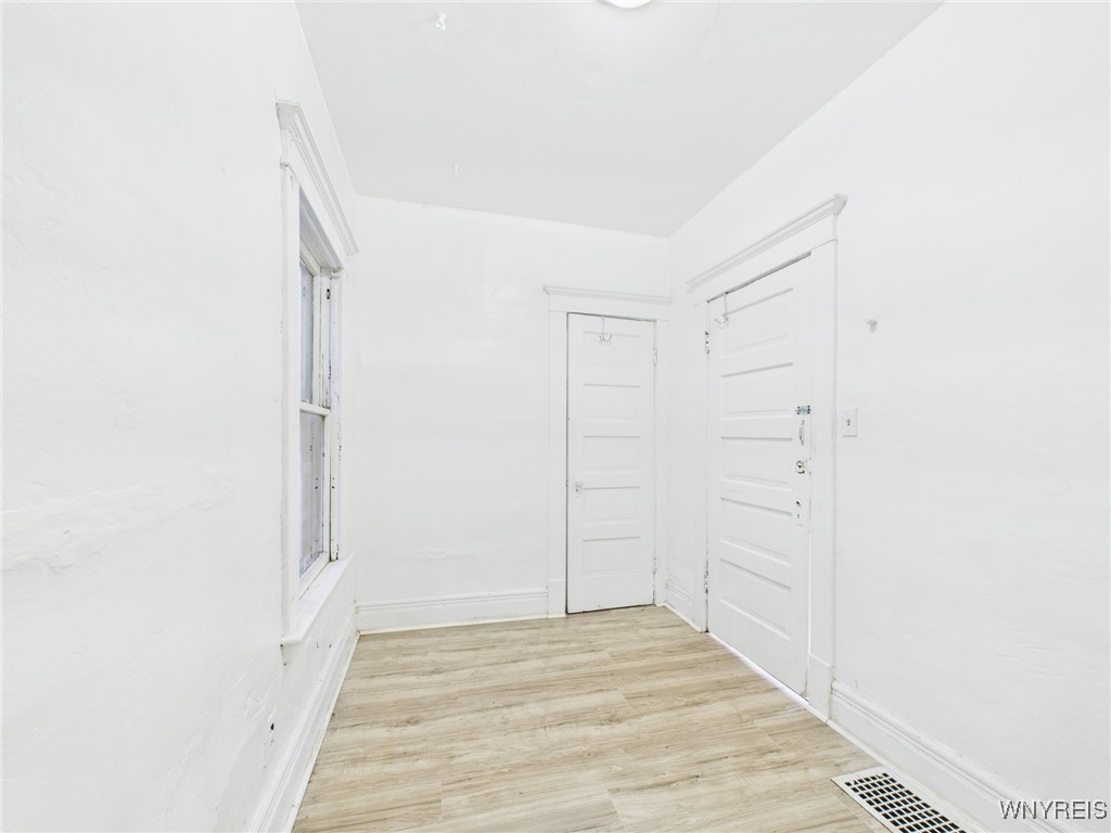 641 Hopkins Street Buffalo, NY 14220 - Photo 9 of 13