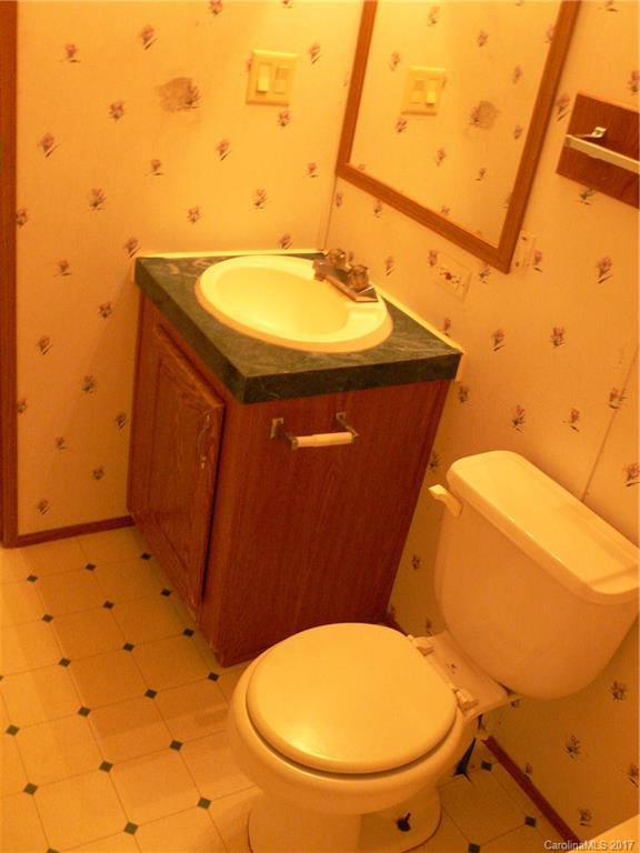 308 North Long Branch Road Marshall, NC 28753 - Photo 11 of 24 Gallery Image 11