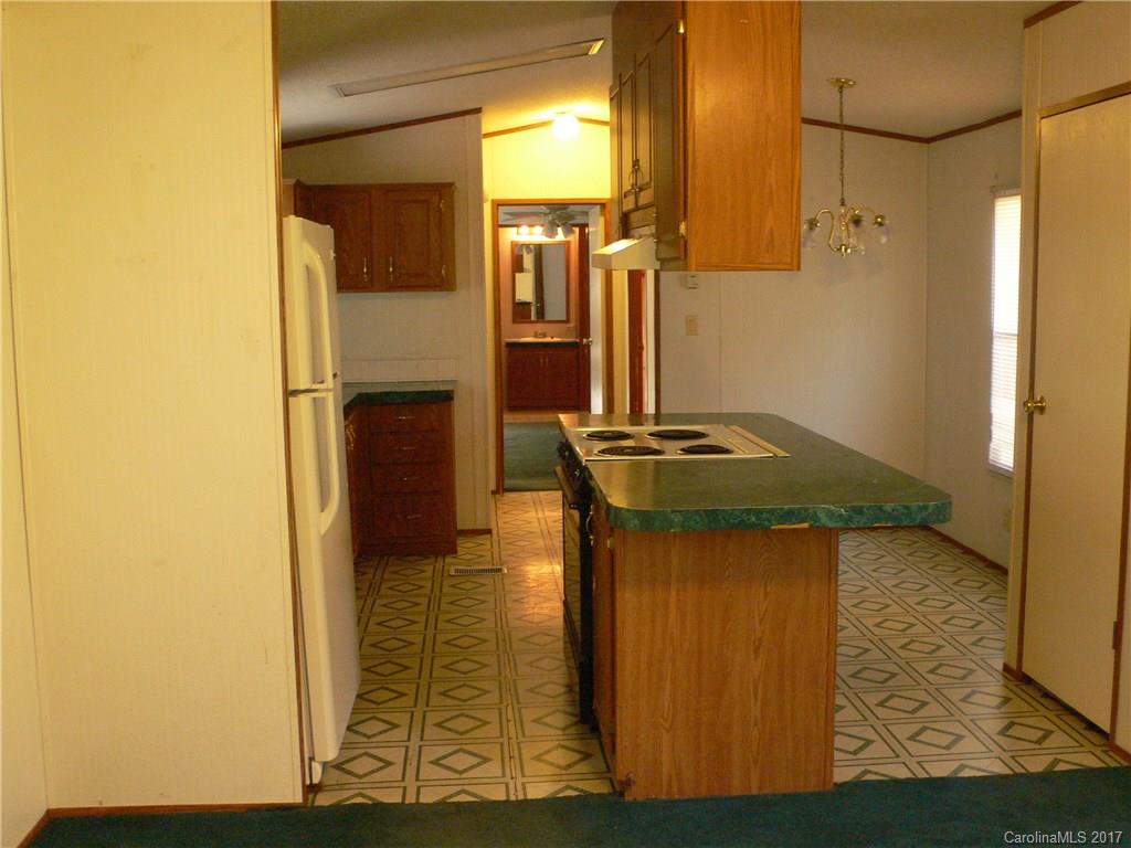 308 North Long Branch Road Marshall, NC 28753 - Photo 3 of 24 Gallery Image 3