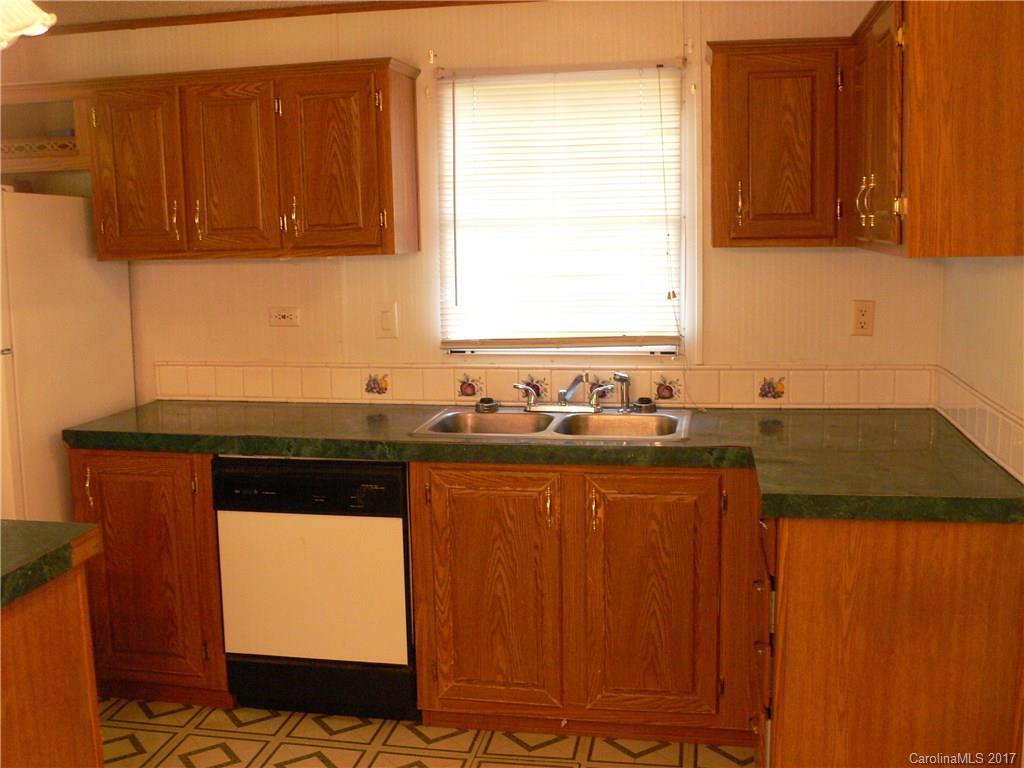 308 North Long Branch Road Marshall, NC 28753 - Photo 4 of 24 Gallery Image 4