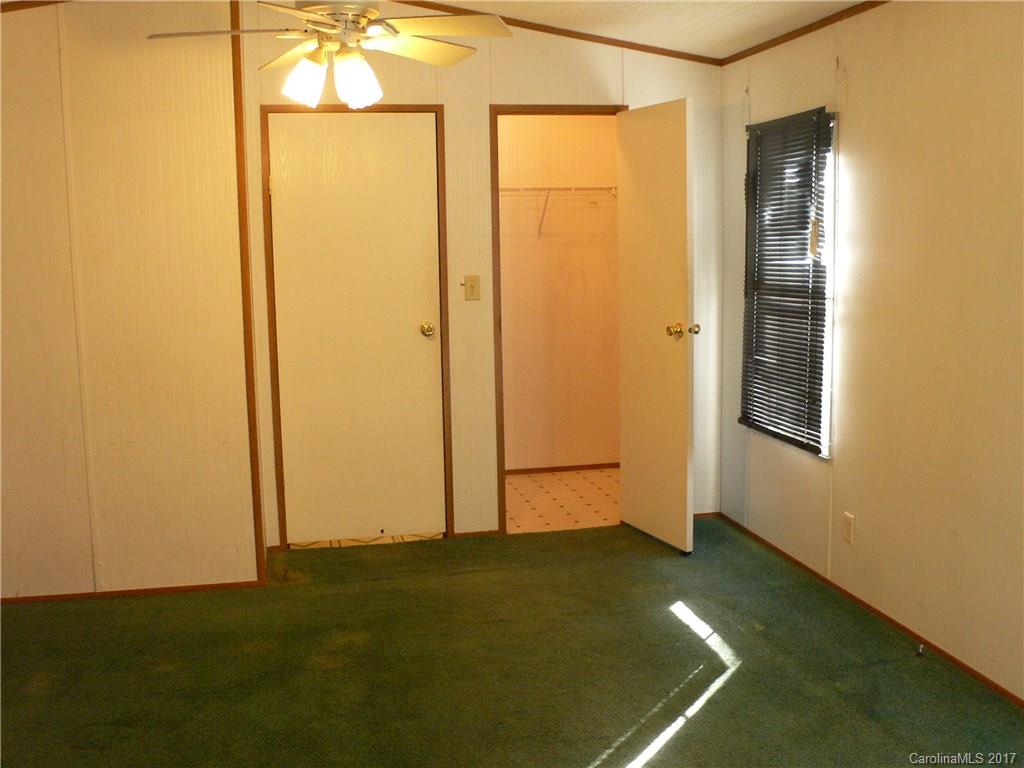 308 North Long Branch Road Marshall, NC 28753 - Photo 6 of 24 Gallery Image 6
