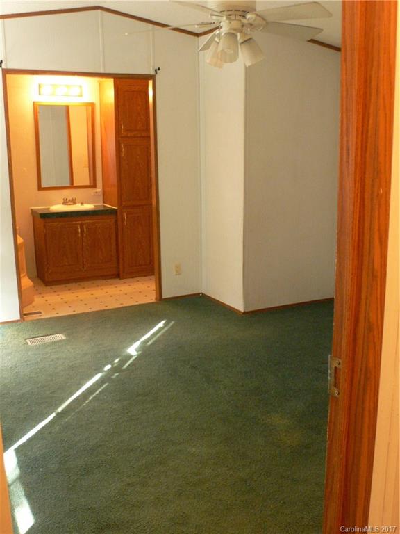 308 North Long Branch Road Marshall, NC 28753 - Photo 7 of 24 Gallery Image 7