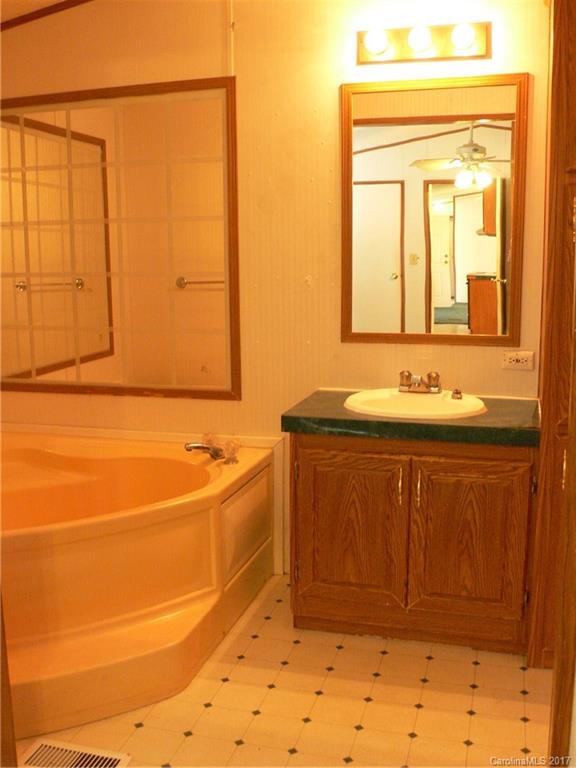 308 North Long Branch Road Marshall, NC 28753 - Photo 8 of 24 Gallery Image 8