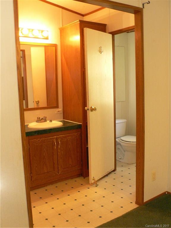 308 North Long Branch Road Marshall, NC 28753 - Photo 9 of 24 Gallery Image 9