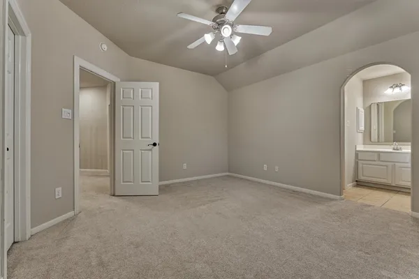 $899,000 | 34 Pawprint Place, The Woodlands, TX 77382