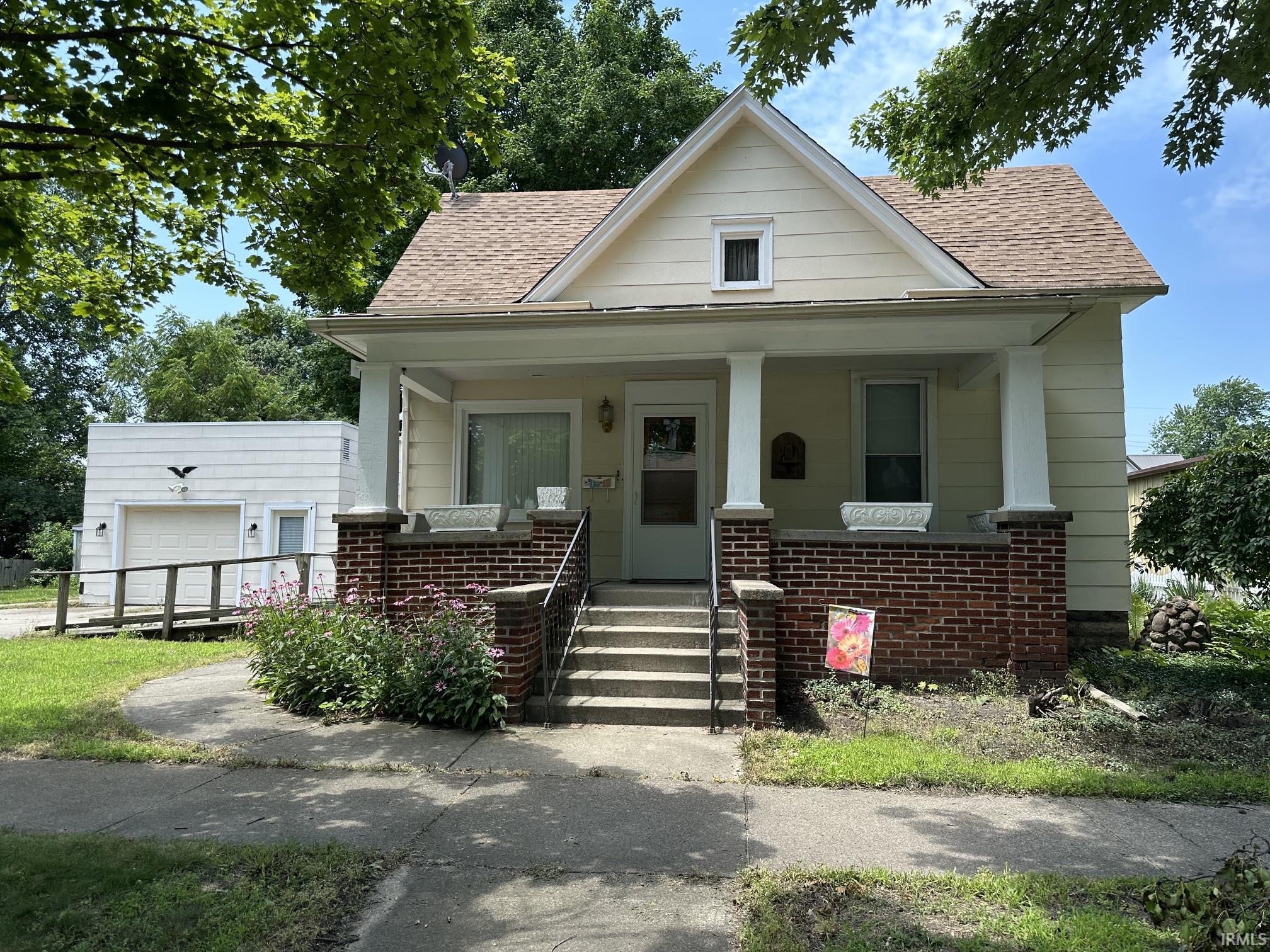 410 Jefferson Street Rochester, IN 46975 - Photo 1 of 22