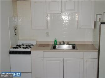 406 Kent Road Upper Darby, PA 19082 - Photo 3 of 4