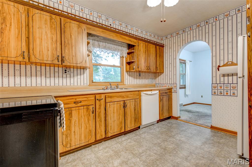 5673 Humbert Road Godfrey, IL 62035 - Photo 8 of 37