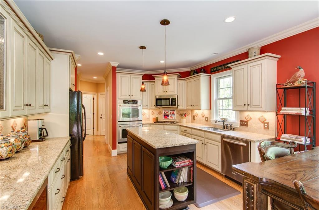 5032 Bennington Way High Point, NC 27262 - Photo 13 of 30 Large kitchen - great for entertaining family or guest.