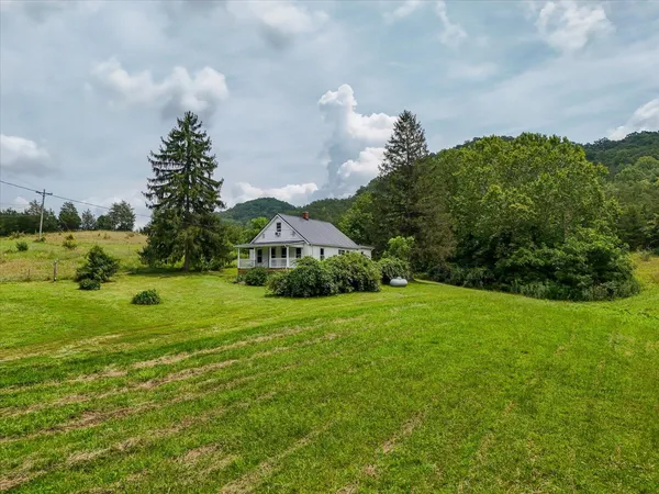 $327,000 | 8580 Blacksburg Road, Catawba, VA 24070