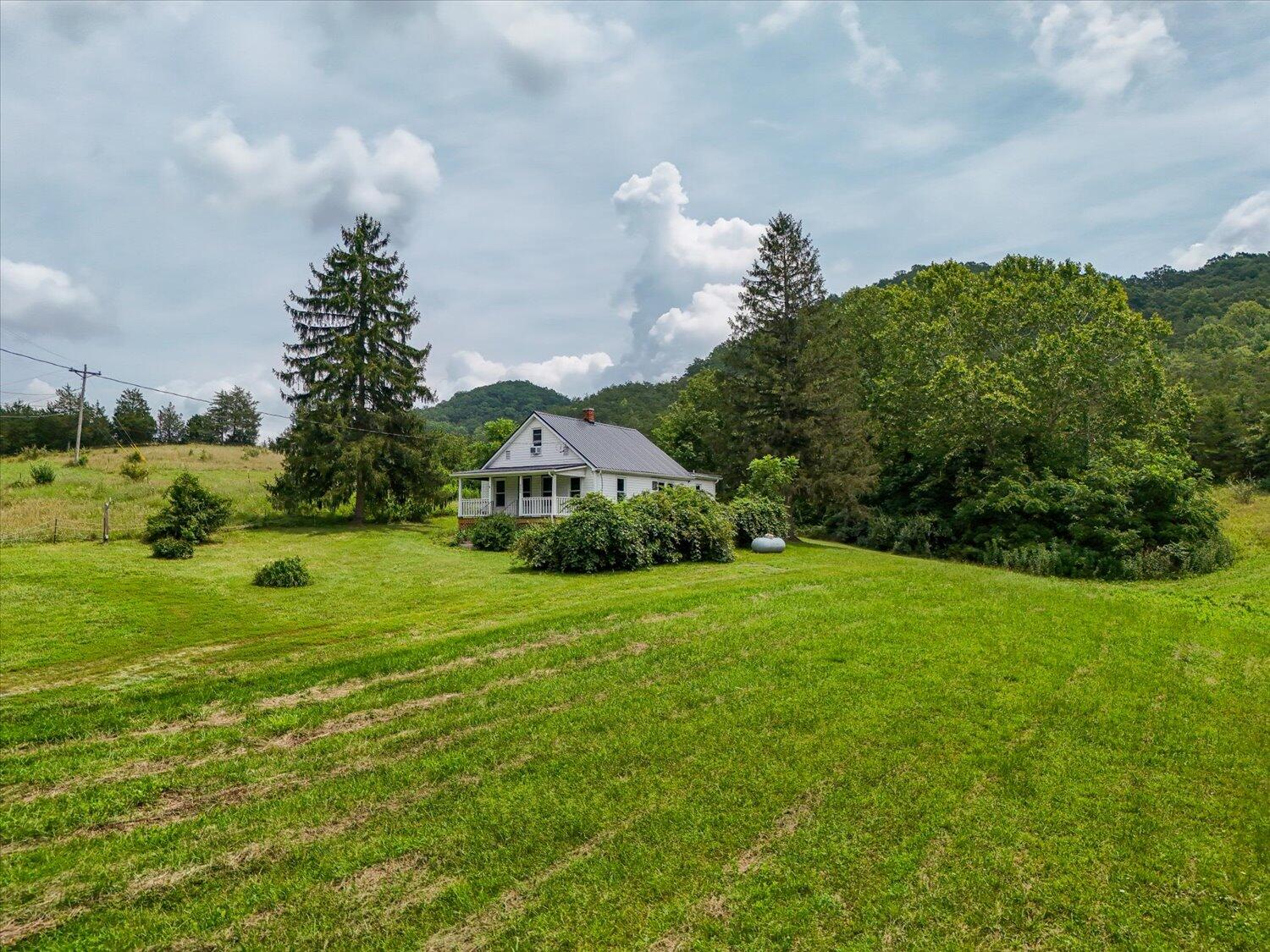 8580 Blacksburg Road Catawba, VA 24070 - Photo 26 of 50 26-8580 Blacksburg-26