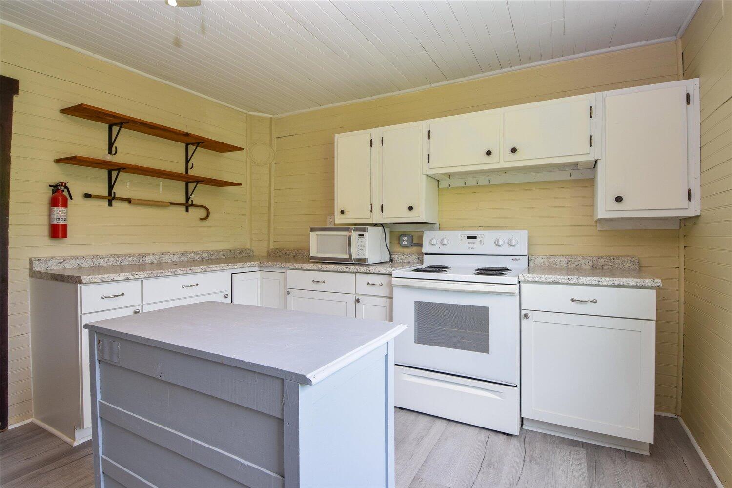8580 Blacksburg Road Catawba, VA 24070 - Photo 6 of 50 06-8580 Blacksburg-6