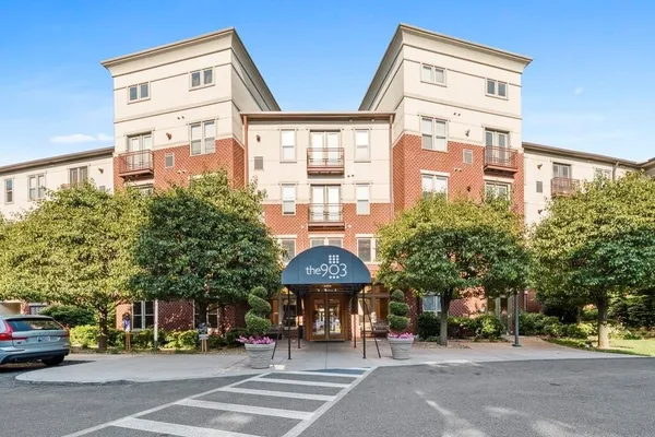 $2,300 | 903 Providence Place, Unit 422, Providence, RI 02903