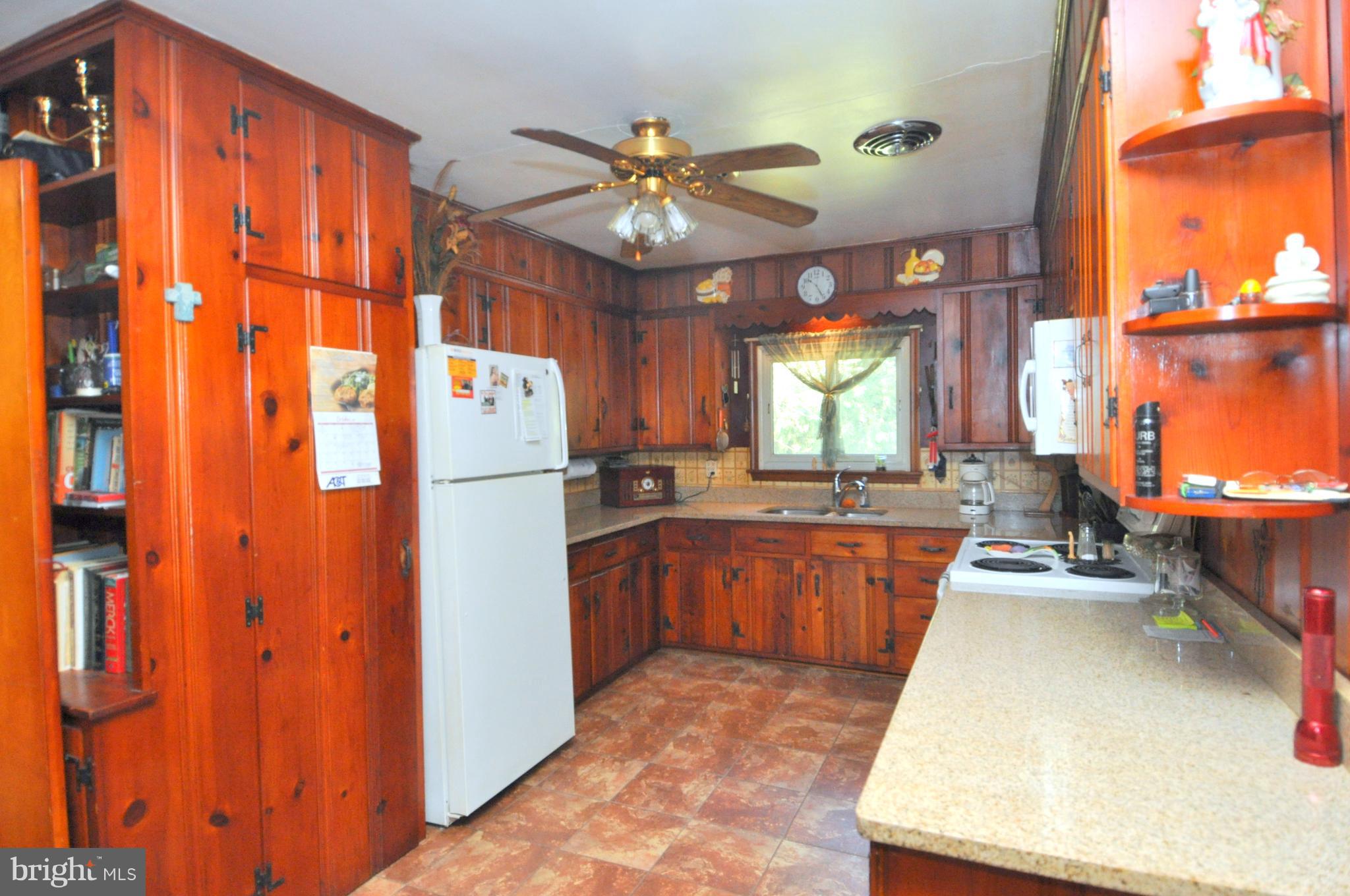 2154 Valley Road Berkeley Springs, WV 25411 - Photo 11 of 30 Kitchen