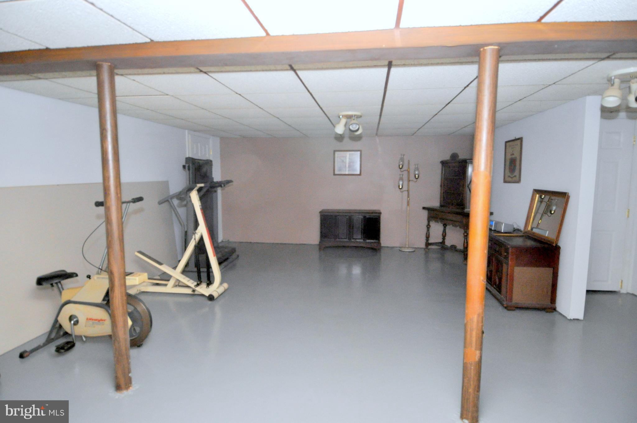 2154 Valley Road Berkeley Springs, WV 25411 - Photo 21 of 30 Basement