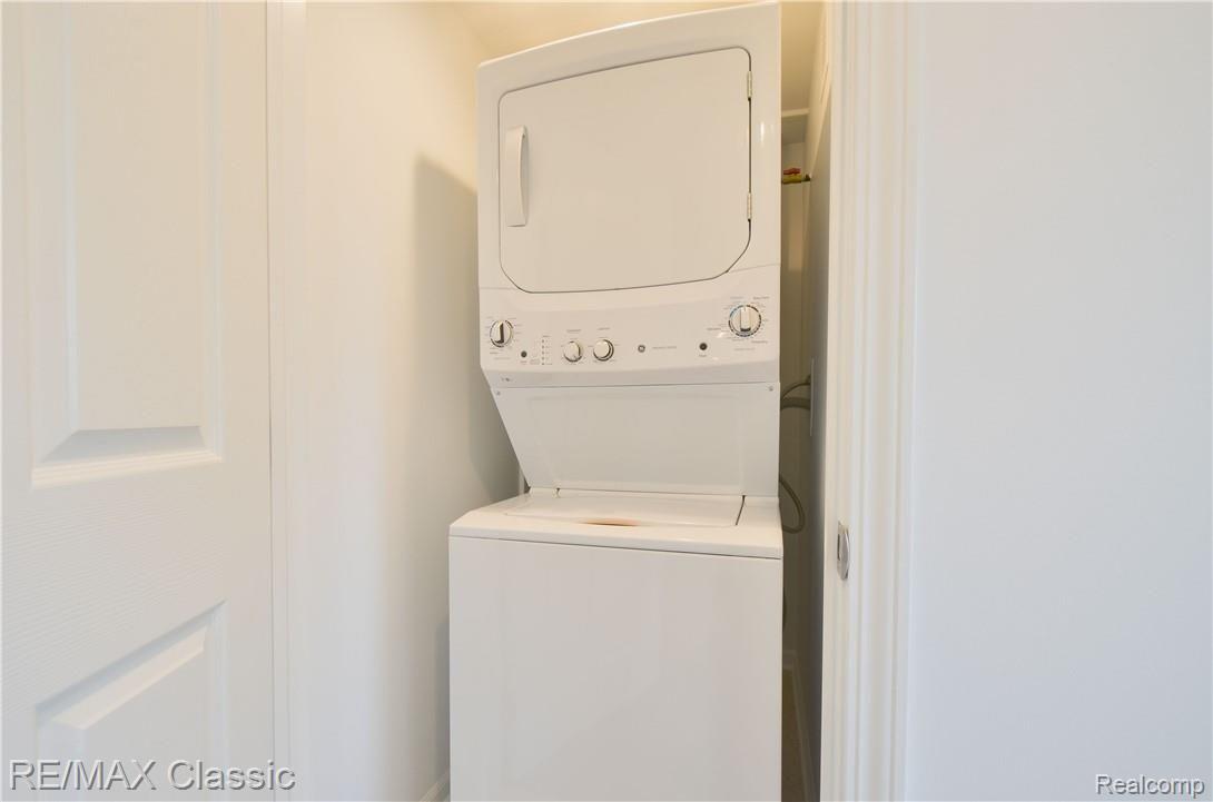 36242 Smithfield Road Farmington, MI 48335 - Photo 43 of 55 36242 Smithfield Rd HDR49.jpg