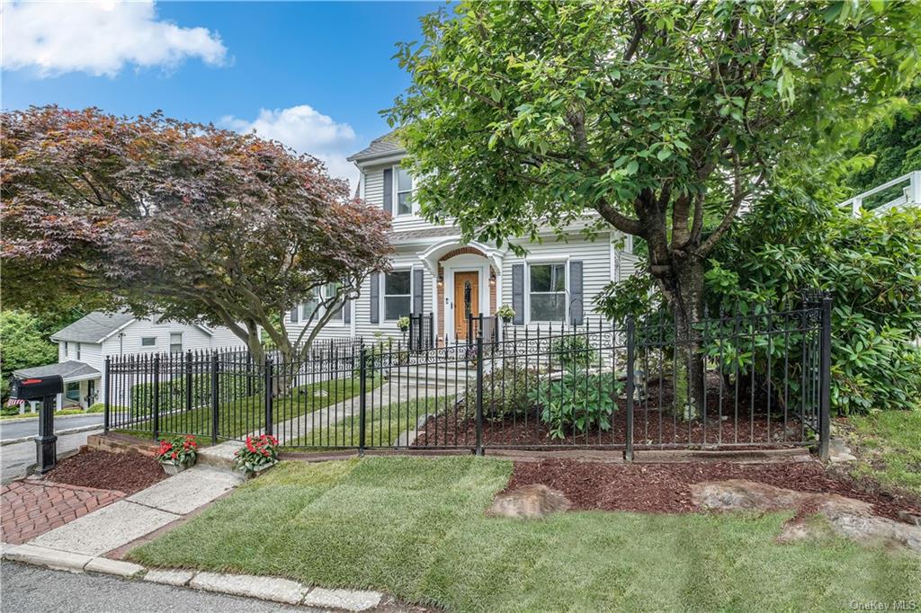 47 Mountain Road, Irvington, NY 10533 Compass