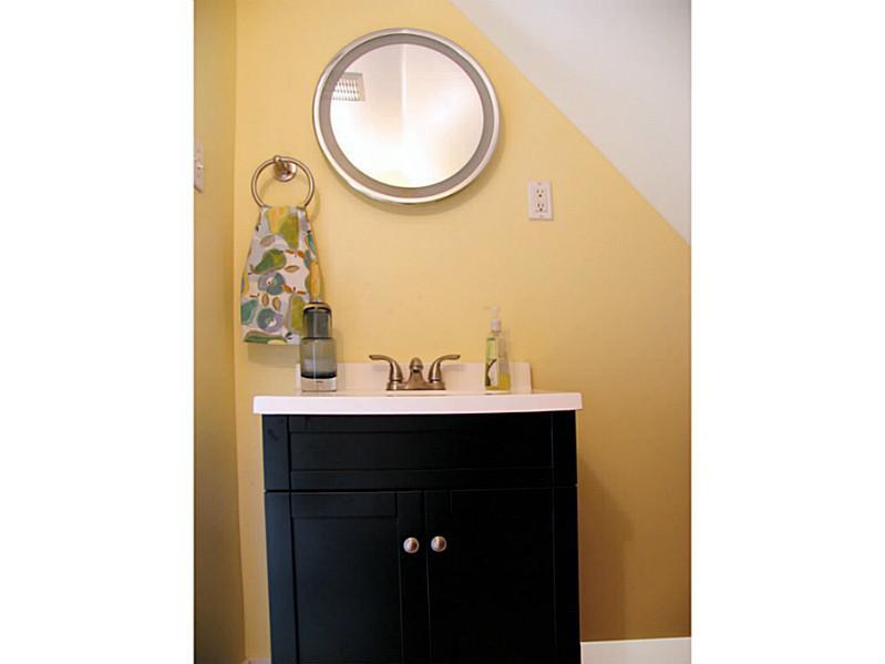 1308 Ingham Street Pittsburgh, PA 15212 - Photo 22 of 25 Master Bedroom. Master Bedroom has Partial Bath en suite.