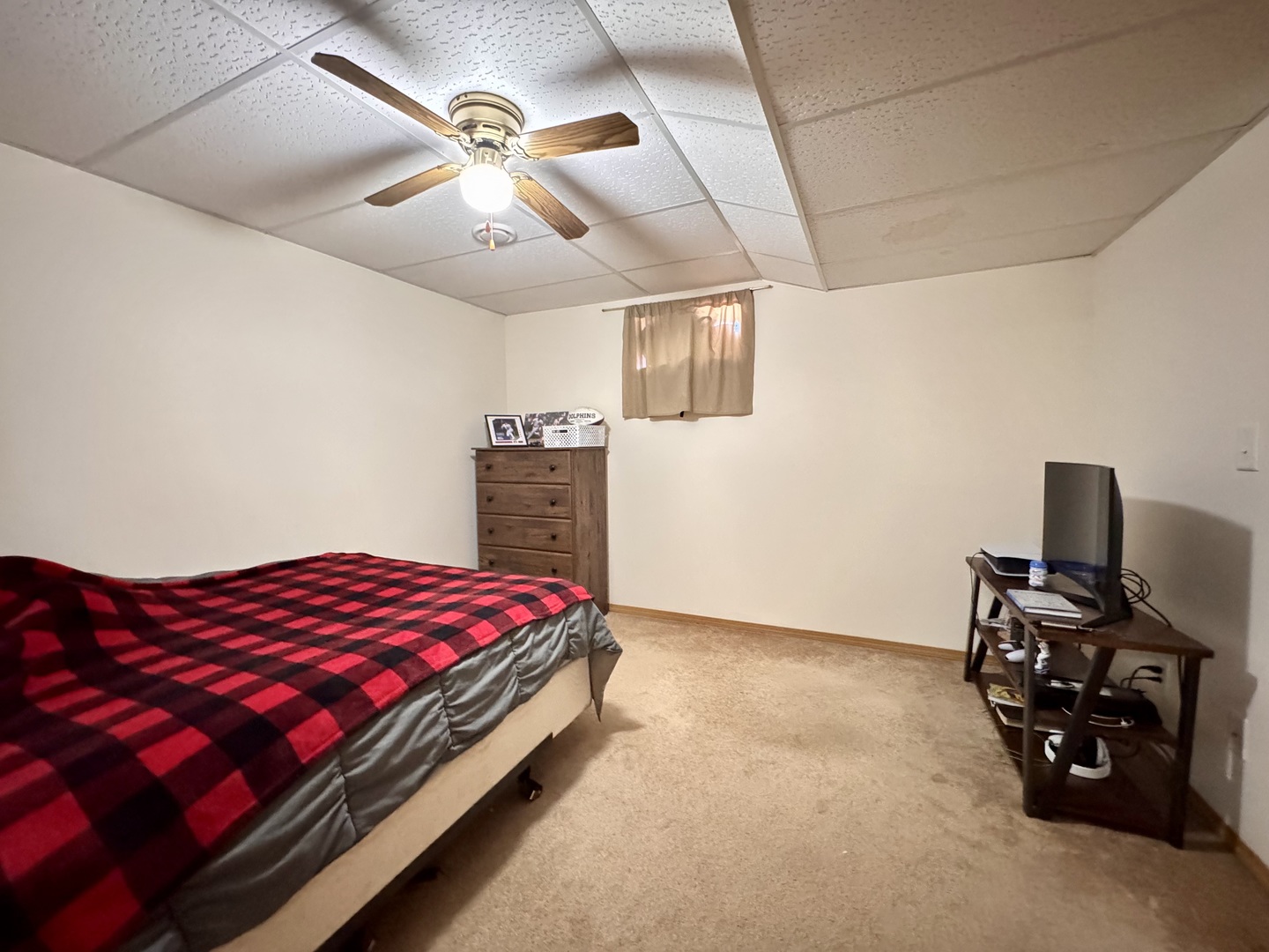 402 Woodside Place Dixon, IL 61021 - Photo 13 of 17 a bedroom with bed and a chandelier
