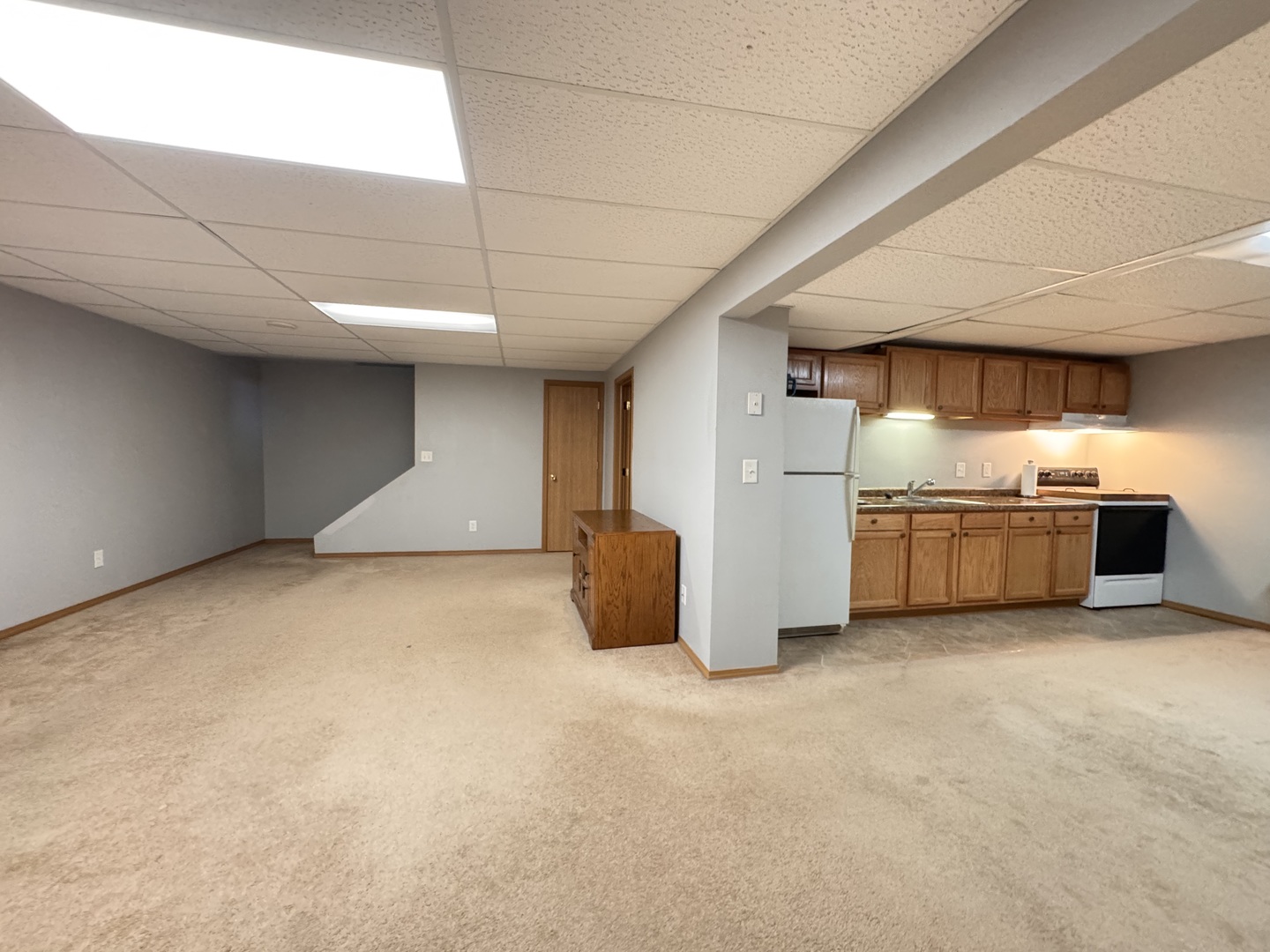 402 Woodside Place Dixon, IL 61021 - Photo 10 of 17 a view of an empty room with kitchen