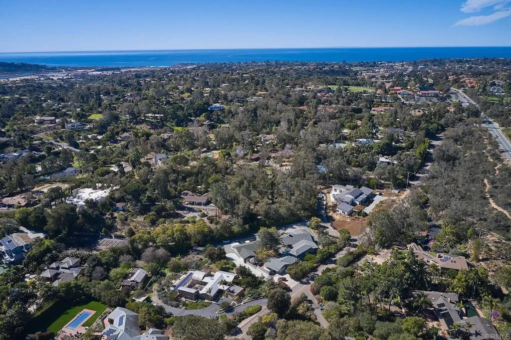 4613 Sun Valley Road Del Mar, CA 92014 - Photo 32 of 55 an aerial view of multiple house