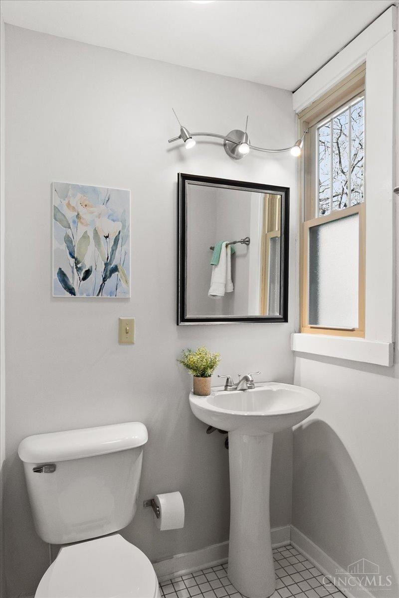 4940 Plainville Road Cincinnati, OH 45227 - Photo 17 of 26 Gallery Image 17