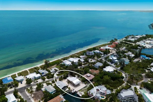 $2,300,000 | 807 South Bay Boulevard, Anna Maria, FL 34216