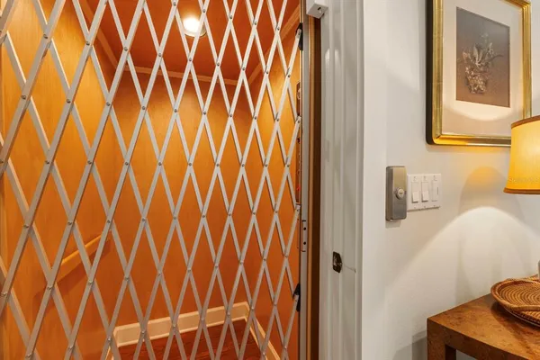 $2,300,000 | 807 South Bay Boulevard, Anna Maria, FL 34216