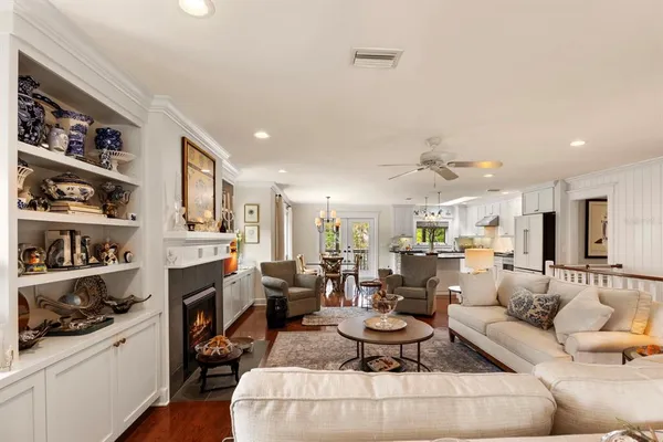 $2,300,000 | 807 South Bay Boulevard, Anna Maria, FL 34216