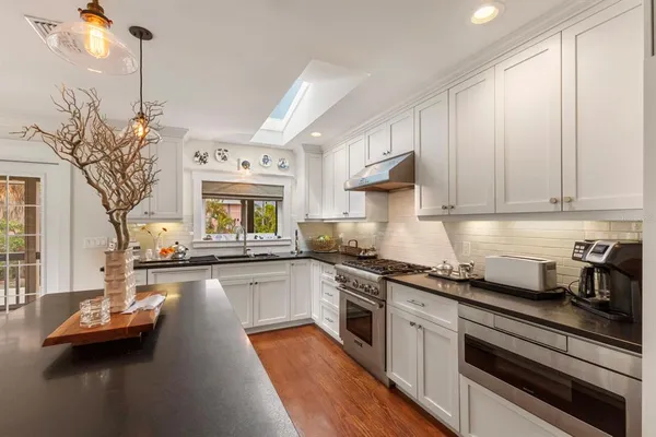 $2,300,000 | 807 South Bay Boulevard, Anna Maria, FL 34216