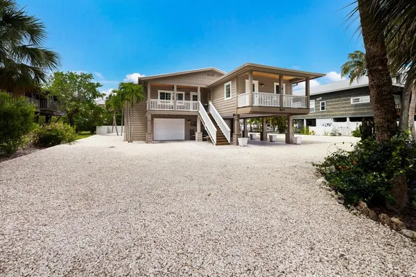 $2,300,000 | 807 South Bay Boulevard, Anna Maria, FL 34216