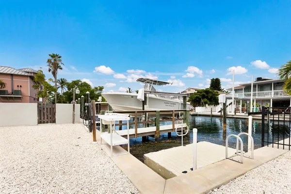 $2,300,000 | 807 South Bay Boulevard, Anna Maria, FL 34216