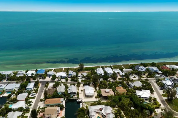$2,300,000 | 807 South Bay Boulevard, Anna Maria, FL 34216