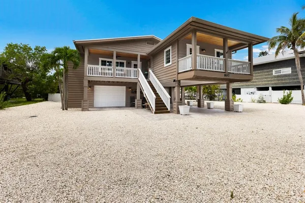 $2,300,000 | 807 South Bay Boulevard, Anna Maria, FL 34216