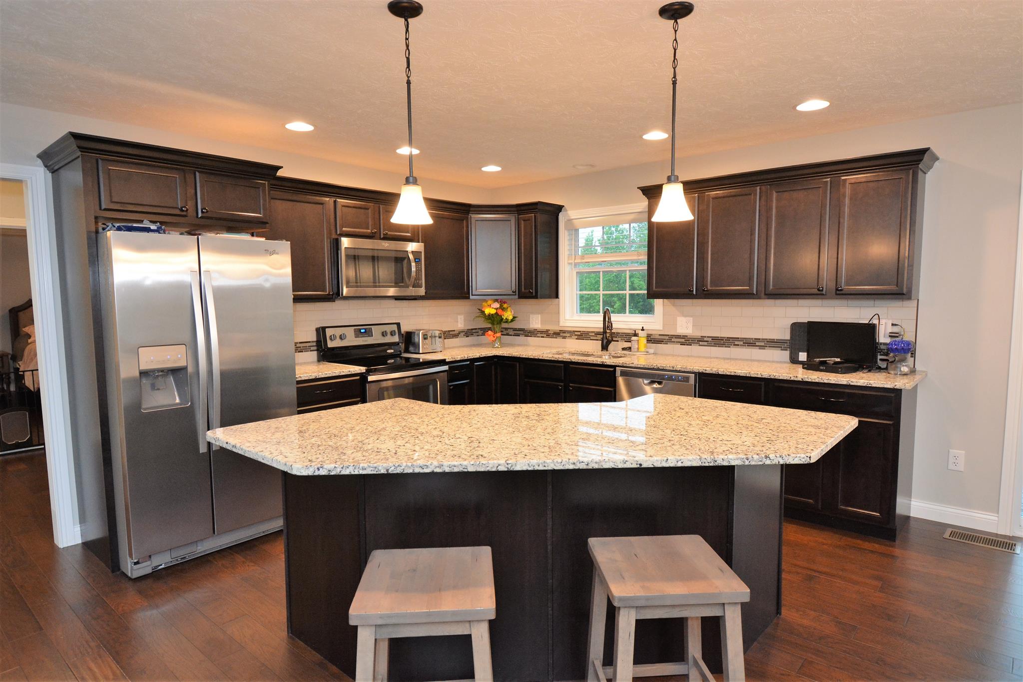 355 Maplecrest Boulevard Jasper, IN 47546 - Photo 4 of 21