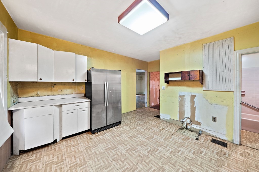 27 Cypress Road Milton, MA 02186 - Photo 12 of 39 Gallery Image 12
