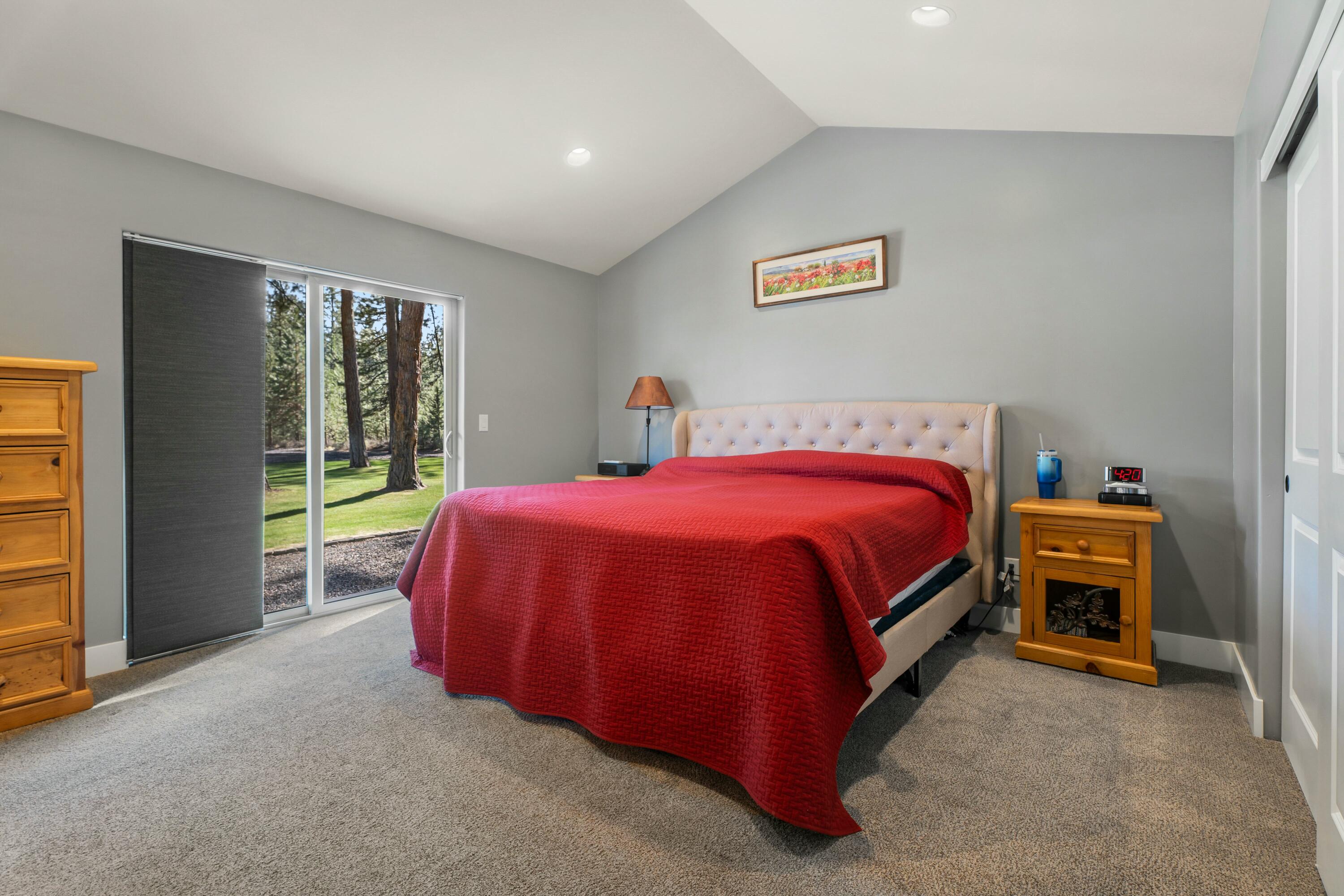 19321 Apache Road Bend, OR 97702 - Photo 17 of 44 Master Bedroom