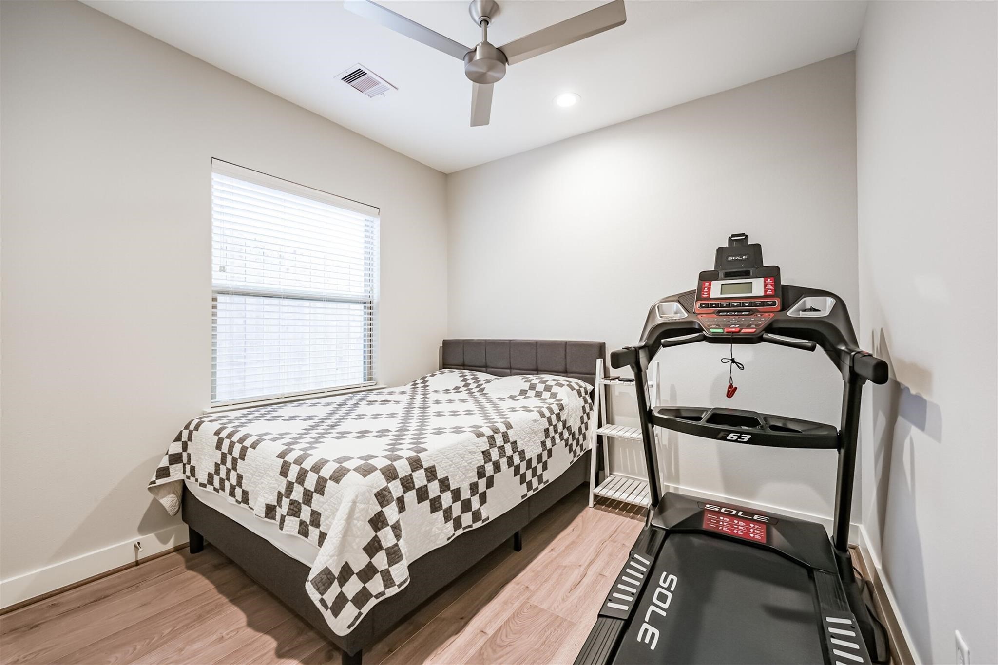 5209 Allen Street, Unit F Houston, TX 77007 - Photo 11 of 40