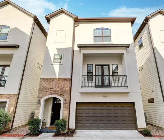 $3,200 | 870 Wakefield Drive, Unit B, Houston, TX 77018