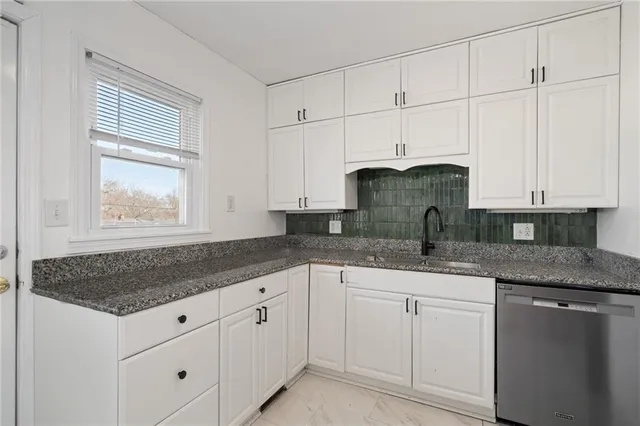 $245,000 | 224 West Maiden Lane, Kansas City, MO 64114