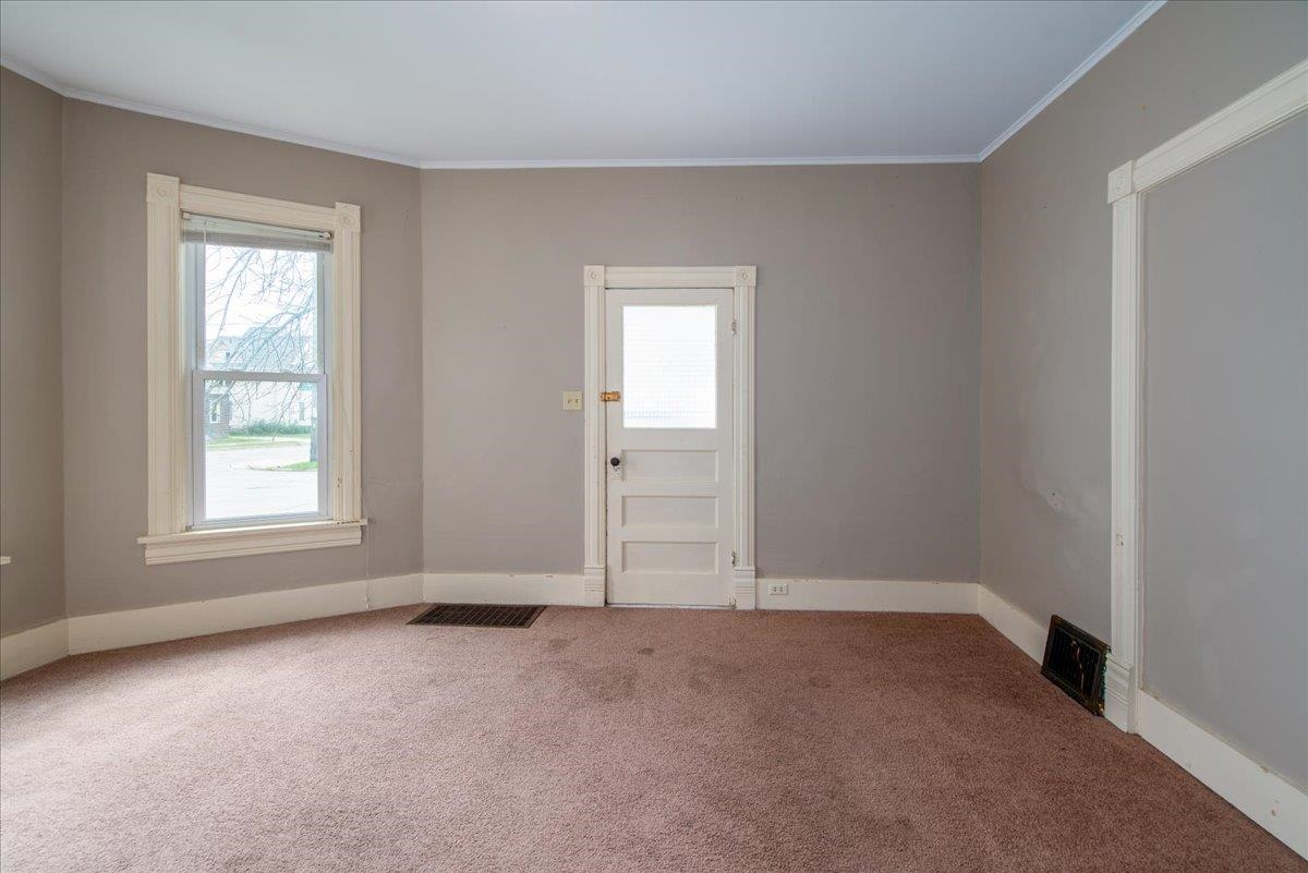 500 Scott Avenue Oshkosh, WI 54901 - Photo 3 of 27